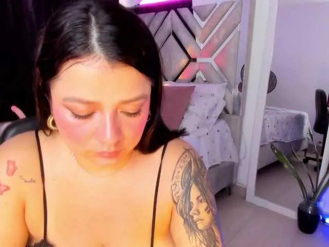 Masturbate to 25 years old AlanaRouse1 from BongaCams AlanaRouse1 from BongaCams