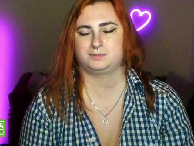 Aliciaredluv from BongaCams