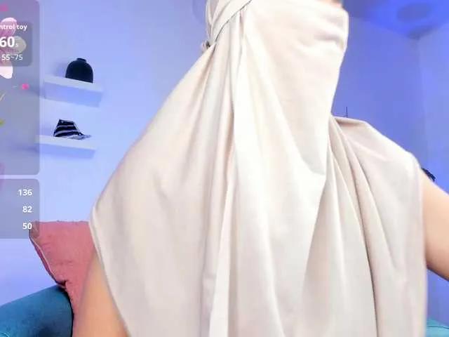 Try 19 years old Aura-cuutee from BongaCams Aura-cuutee from BongaCams