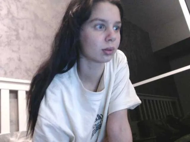 Candybrunet12 from BongaCams