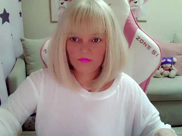 ChristieRoses from BongaCams