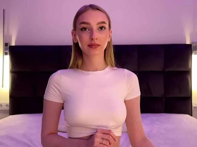 Slutty DiamondLily from BongaCams DiamondLily from BongaCams