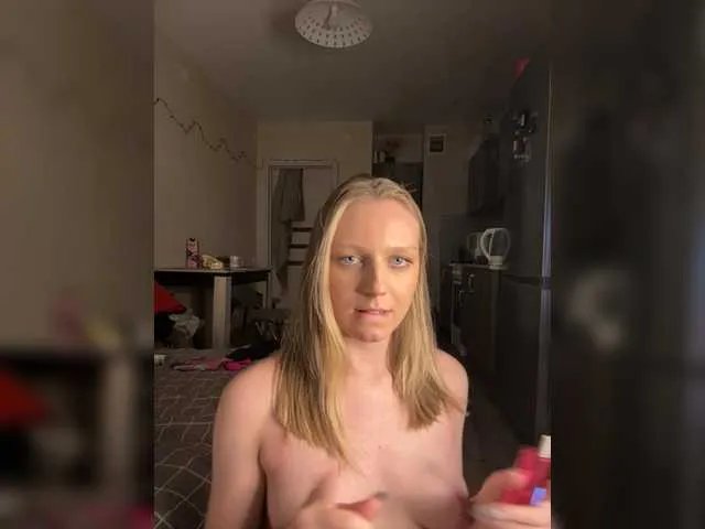 HotWillow from BongaCams