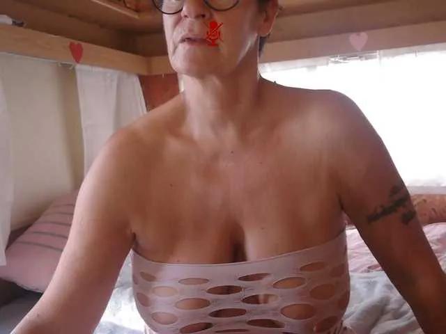 Watch BongaCams's Illymaus illymaus from BongaCams