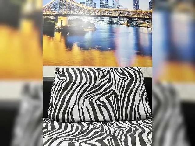 Checkout Lona-S, she wants to masturbate for you Lona-S from BongaCams