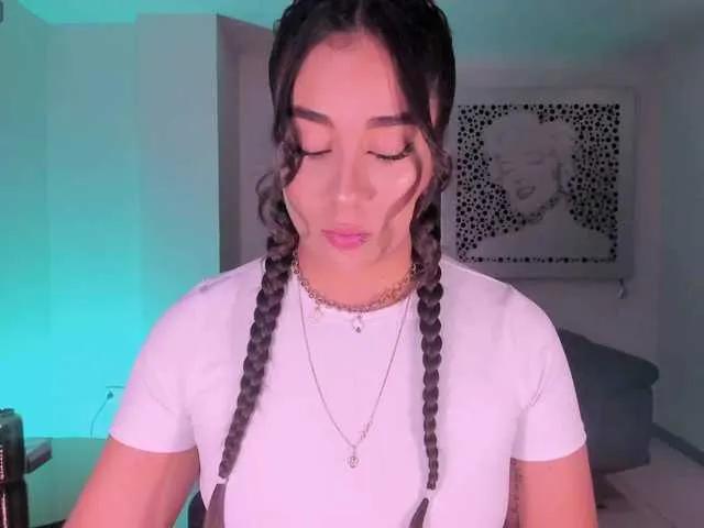 Masturbate to SussyBell, she wants to masturbate for you SussyBell from BongaCams