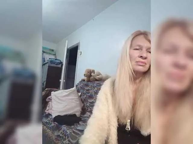 victoria71 from BongaCams