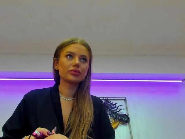 Watch VikaFever, she wants to masturbate for you VikaFever from BongaCams