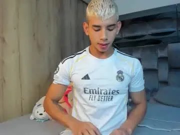 andrew_twink18 from Chaturbate