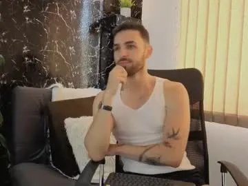 apolo_lux1 from Chaturbate