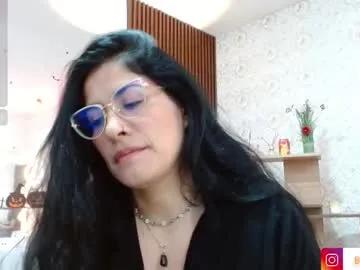 Naked Blue_tay1 wants you to fuck her body now blue_tay1 from Chaturbate