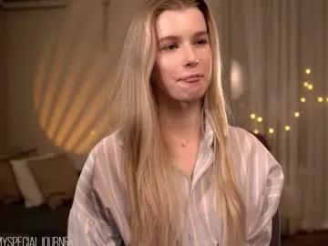 Naked Eli_journey wants you to fuck her body now eli_journey from Chaturbate