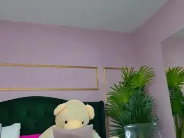 Join amazing camwhore Kirrawhite kirrawhite from Chaturbate