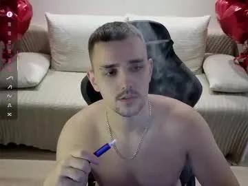 larstar01 from Chaturbate