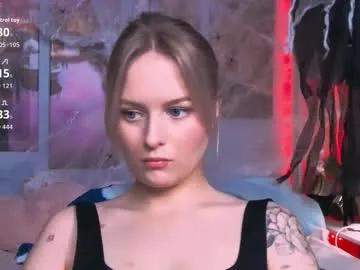 Checkout Chaturbate's Lunaluxyx lunaluxyx from Chaturbate