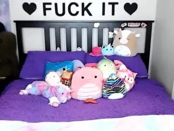 mackenziewolfe from Chaturbate