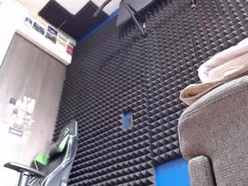 mr_lollipop77 from Chaturbate