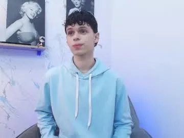 mykelcano from Chaturbate