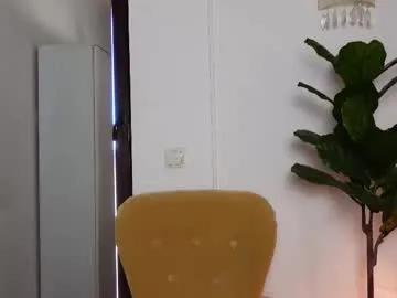 ninacrystal from Chaturbate