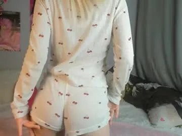 peachwhisper1 from Chaturbate