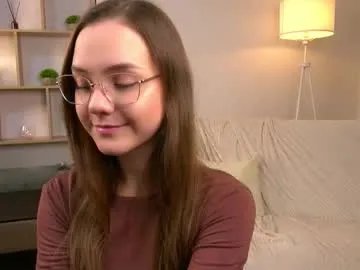 sara_whooops from Chaturbate