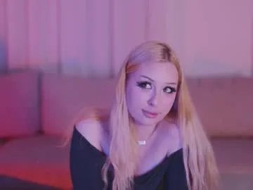 snowyphoenix from Chaturbate