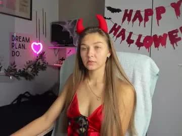 Masturbate to naked model Sunlightsofia sunlightsofia from Chaturbate