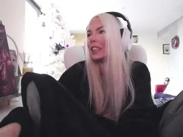 Naked Tinykylie wants you to fuck her body now tinykylie from Chaturbate