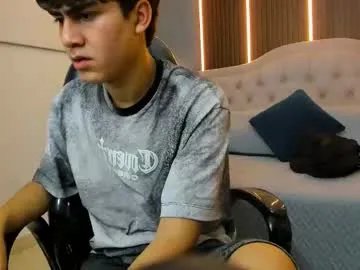 Join Chaturbate's Tommy18__ tommy18__ from Chaturbate