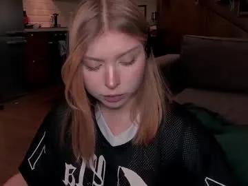 vanillalivitski from Chaturbate