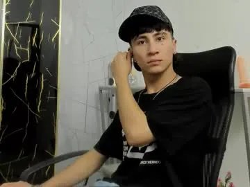 xandergrey8 from Chaturbate