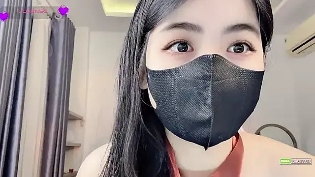 _Lynh_ from StripChat