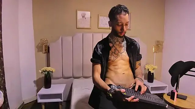 axel_valtier from StripChat