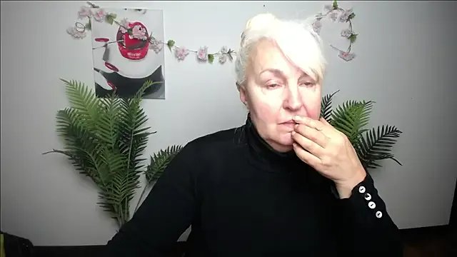 BlondyLeeBest from StripChat