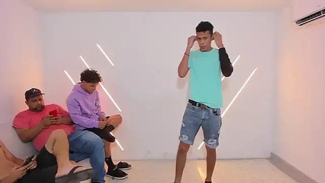 Model Brutal_sex_room2k