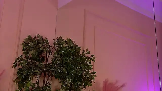 CrystalRedd from StripChat