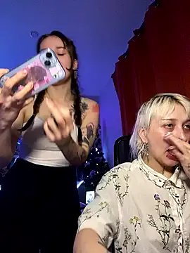 Dooubletroublee from StripChat