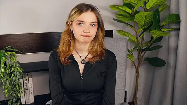 EarthaStinett from StripChat