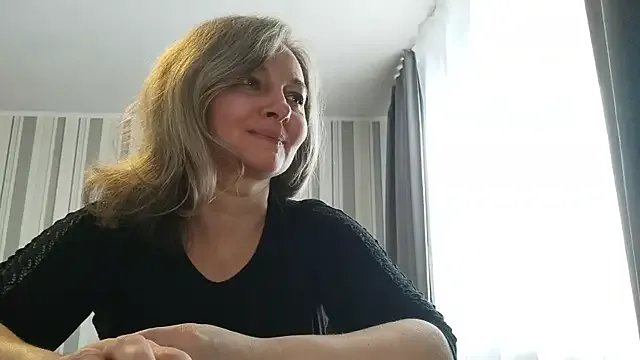 EdithManning from StripChat