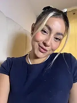 Elina_Hills from StripChat
