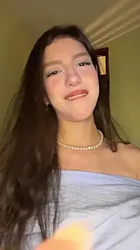 Emily-hottson from StripChat