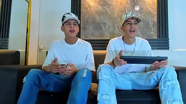 Golden_princess from StripChat