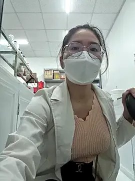 HinaLovely from StripChat