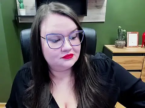 HollyDanceSoul from StripChat