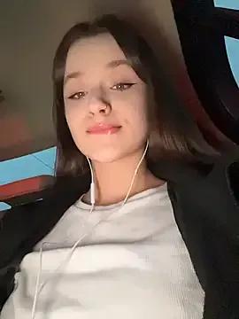 Sexy KittyQueeny wants you to fuck their body now KittyQueeny from StripChat