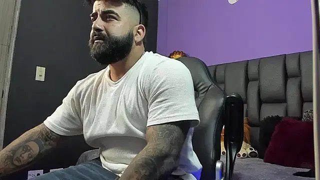 Lyon_vach from StripChat