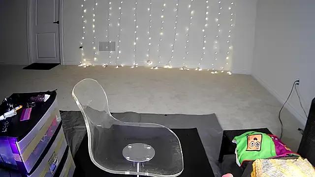 Sexy Ravishing_Roma wants you to fuck her body now Ravishing_Roma from StripChat