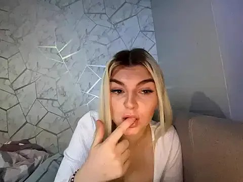 rosie-hipstergal from StripChat