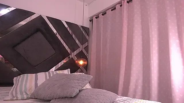 sam_lewins from StripChat