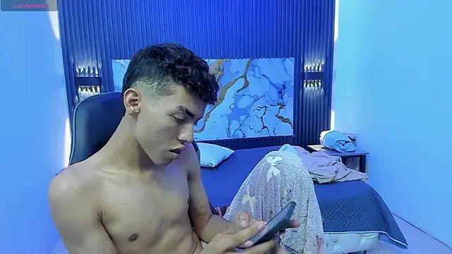 TaylerMiles from StripChat